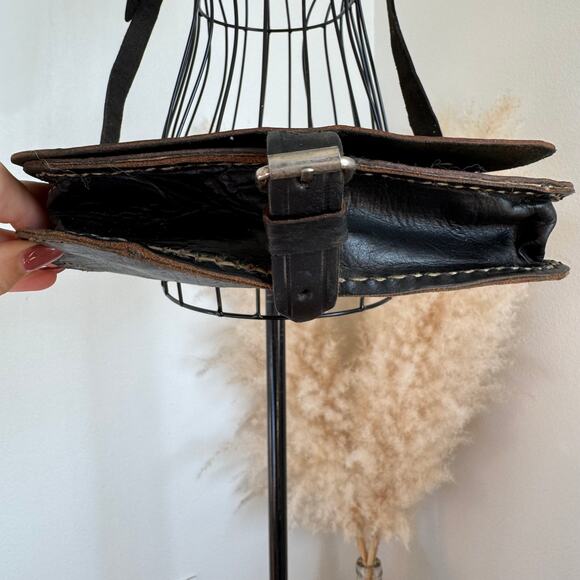 Vintage Moroccan Dark Tooled Leather Saddle Crossbody Bag - Boho Chic - Picture 4 of 10